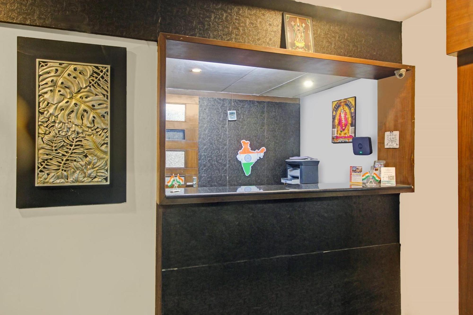 Collection O 82357 Hotel Surabhi Pride Trimulgherry Exterior photo